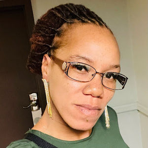 Meet your Posher, Annora